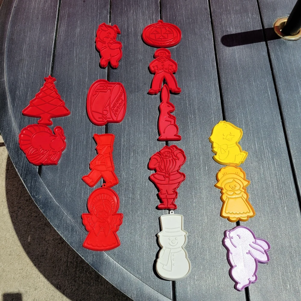 Cookie Cutters ~ Vintage? ~ Holiday ~ Birthday ~ Christmas ~ Halloween